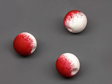 Топче бяло и червено d= 8mm, отвор 2mm - 25g ≈ 91 бр.