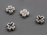 Кръст черен 8x8x3mm, отвор 1.5mm - 100 бр.