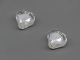 Сърце бяло 10x9x6mm, отвор 2mm - 500g ≈ 1740 бр.