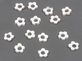 Цветя бели 5x5mm, отвор 2.2mm - 10g