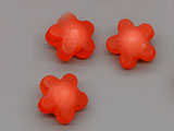 Цвете червено 12x11.5x7.5mm, отвор 2.2mm - 500g ≈ 1660 бр.
